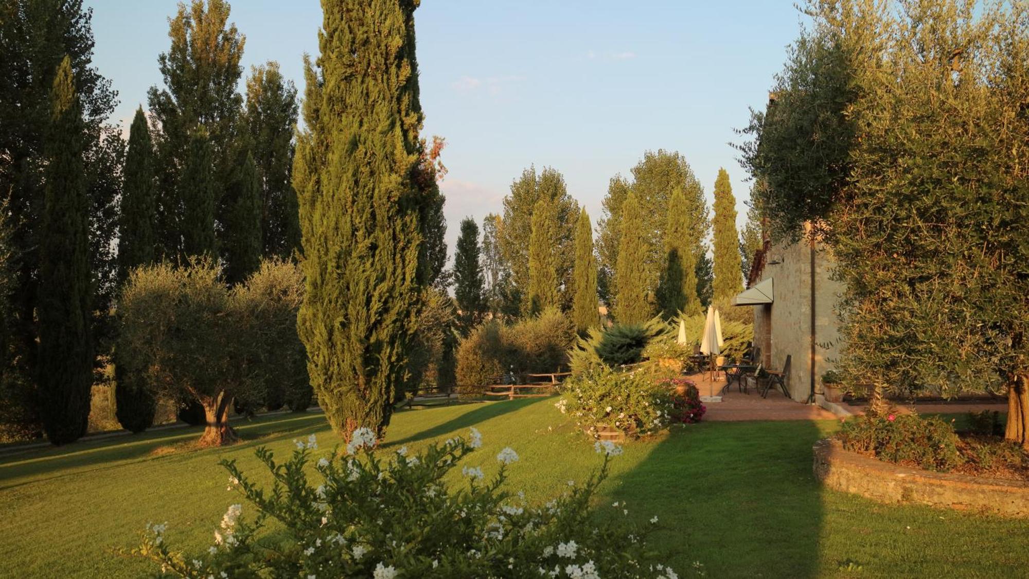 Agriturismo La Sovana Сартеано Екстериор снимка