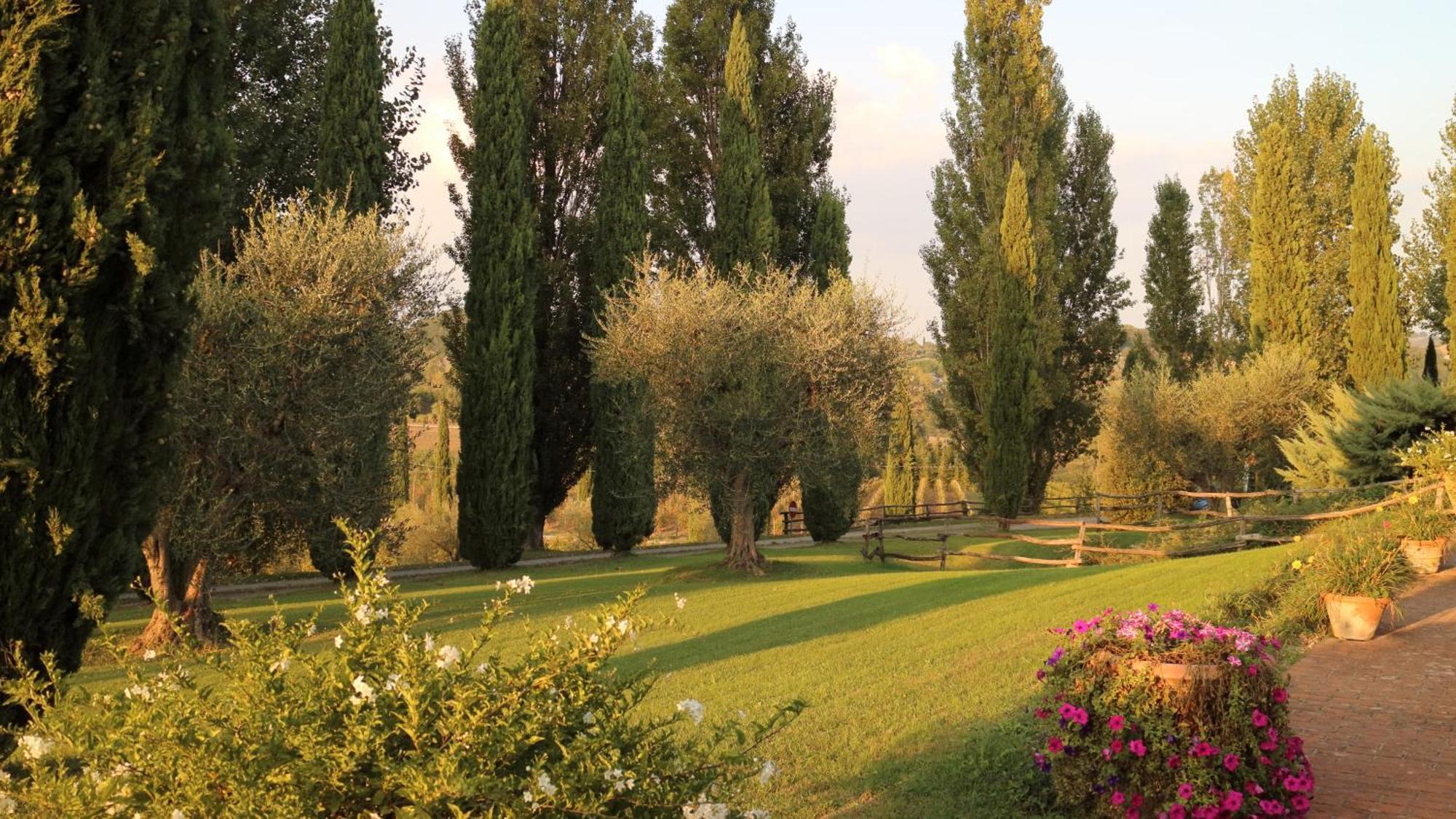 Agriturismo La Sovana Сартеано Екстериор снимка
