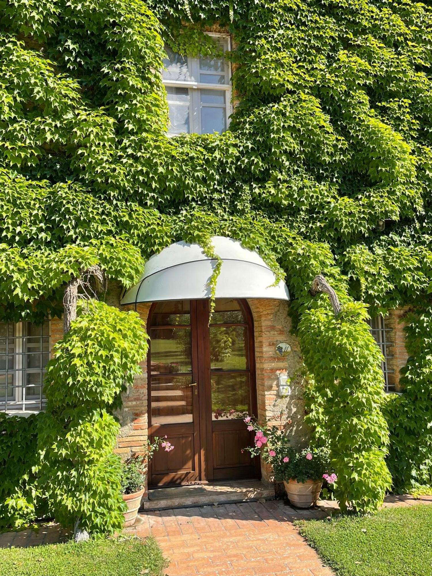 Agriturismo La Sovana Сартеано Екстериор снимка